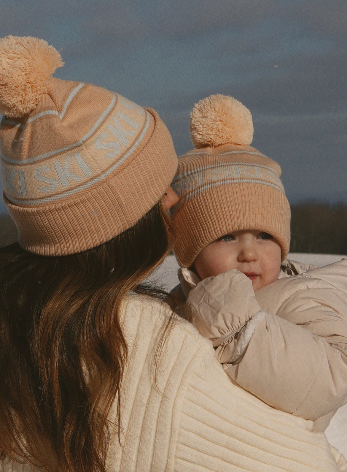 Apres ski beanie, fashion ski hat, Retro ski wear, vintage European ski knit hat, winter beanie, cream & blue beanie with pom pom