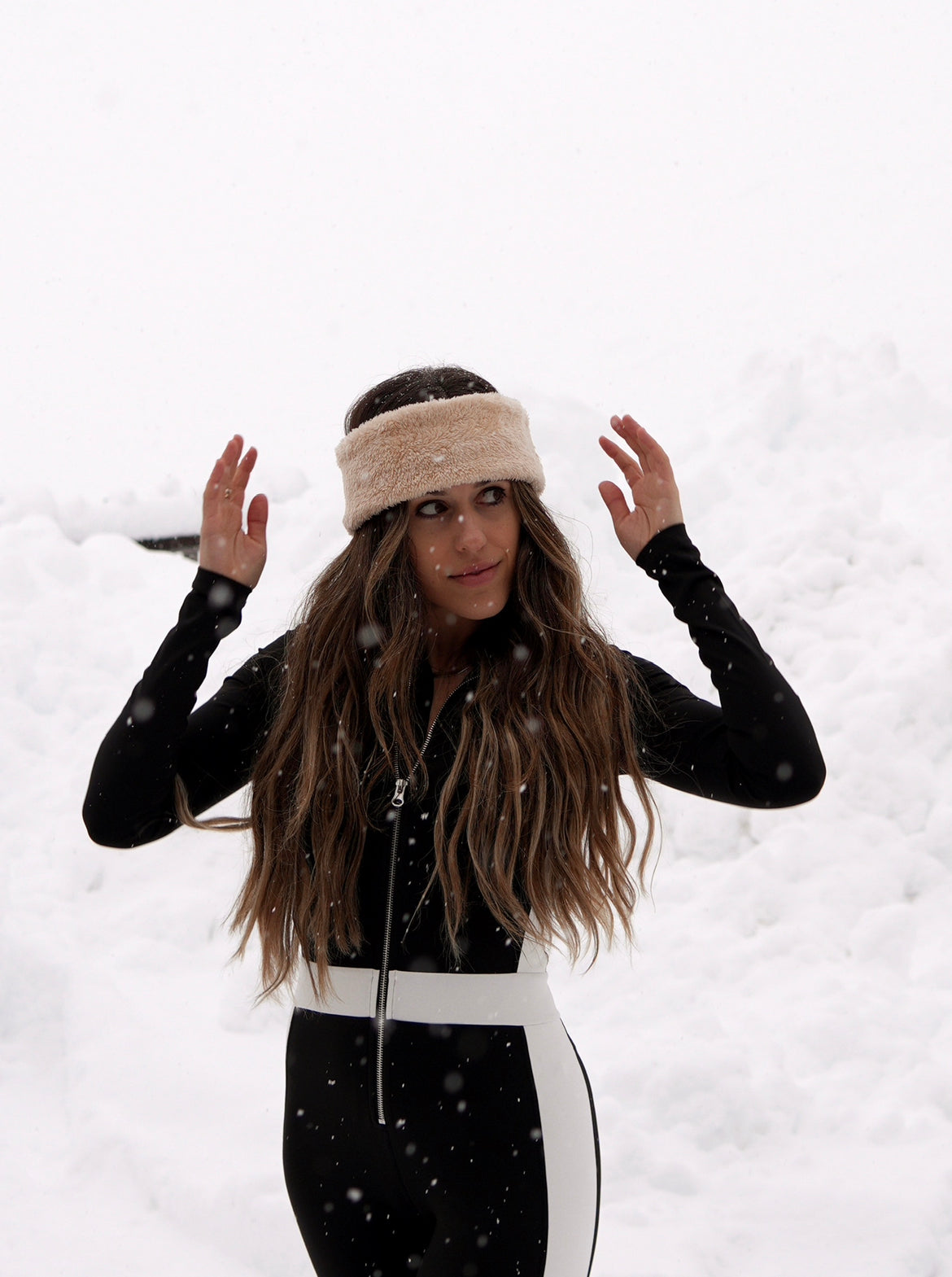 Après ski hats and headwear, reversible fleece headband. Cream knit apres headband. Tan and cream fur headband. Ski outfit hat / beanie, European ski outfit